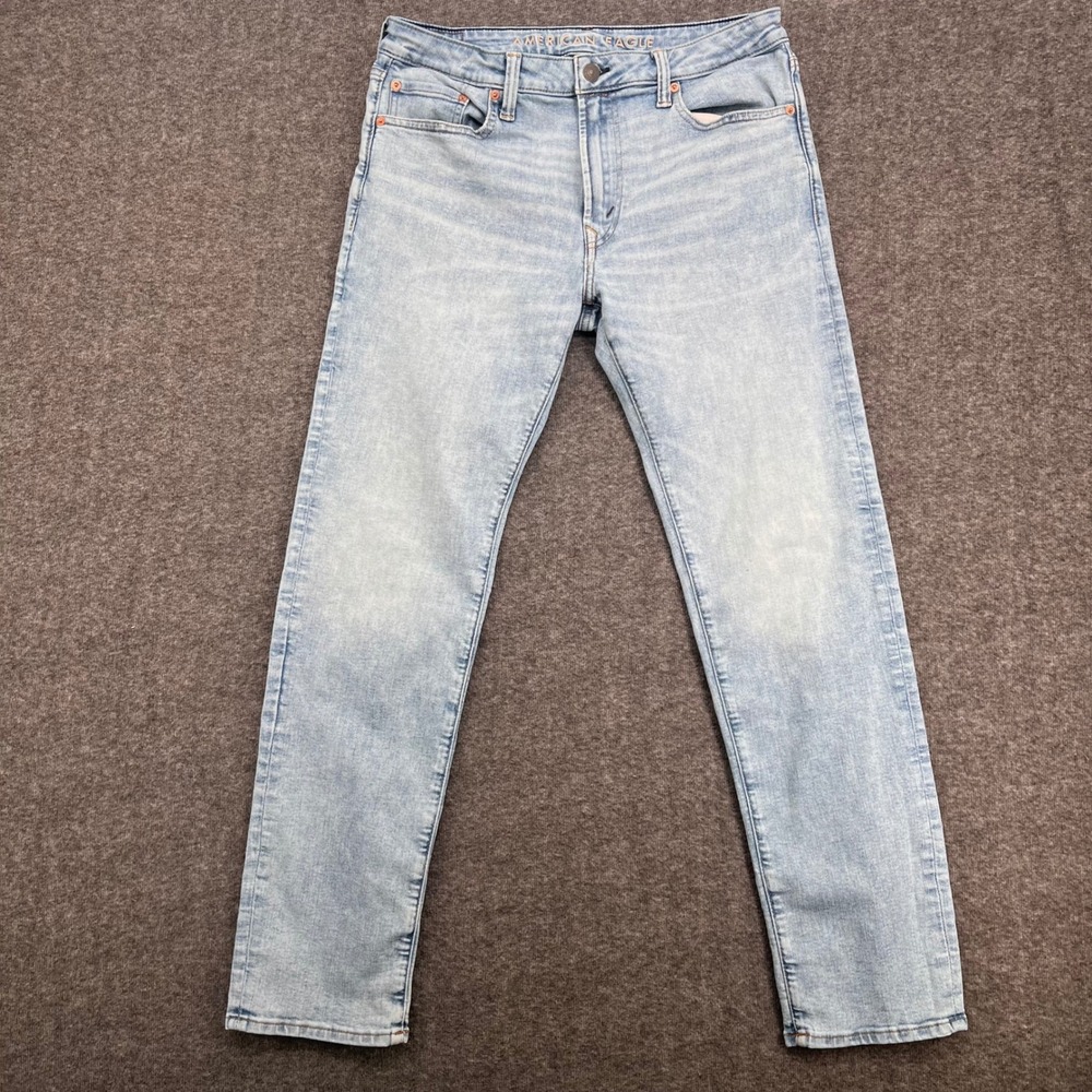 American Eagle Slim Straight Airflex+ Light Wash Blue Denim Jeans Mens 31